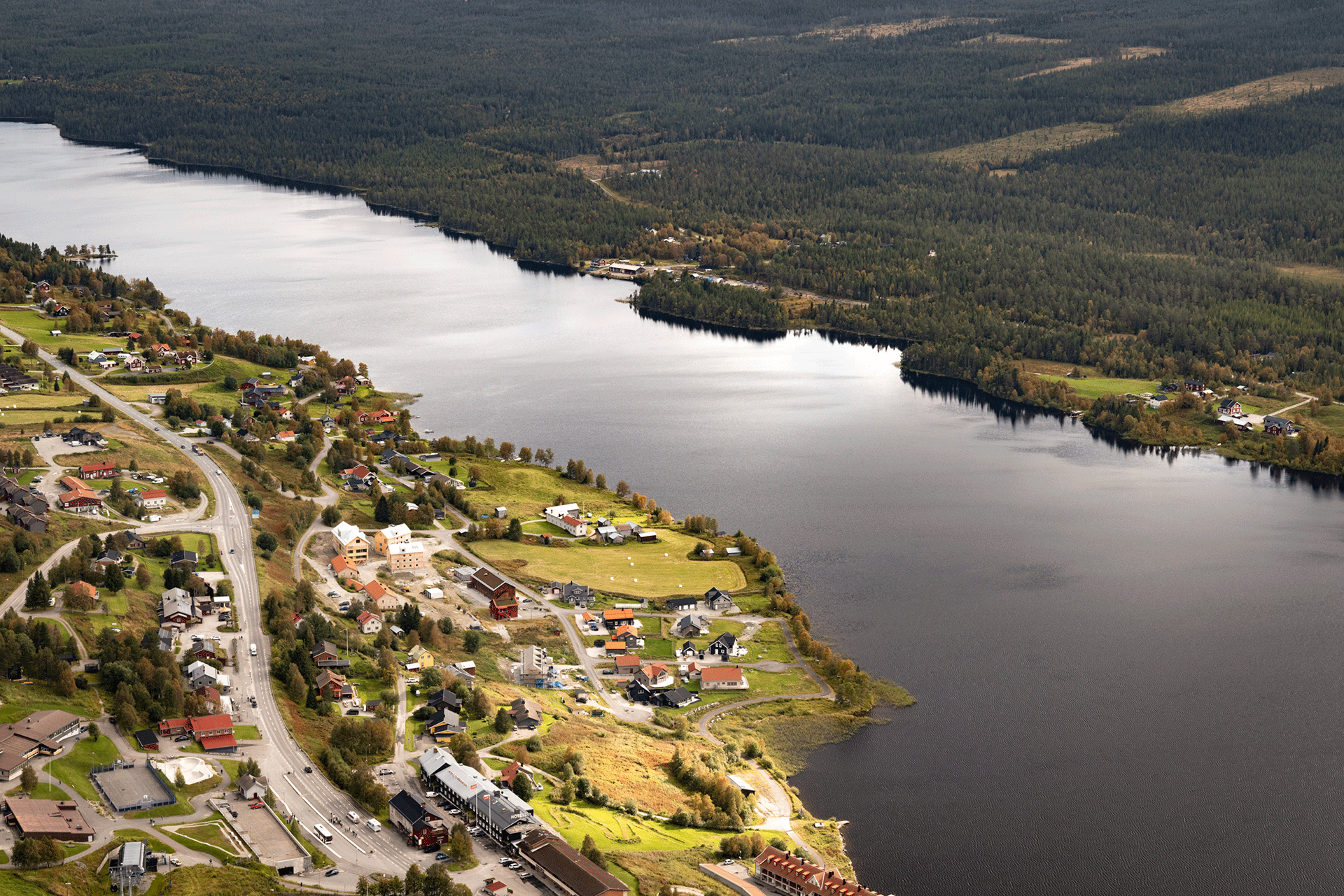 Funäsdalen by och sjö